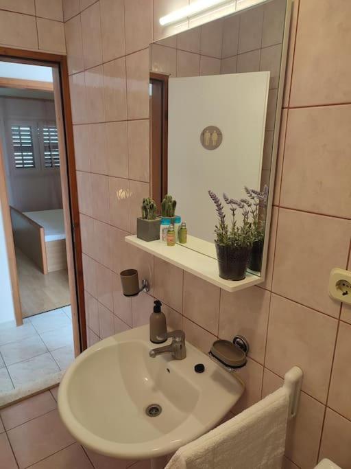 Apartment Sara Rogoznica (Sibenik-Knin)